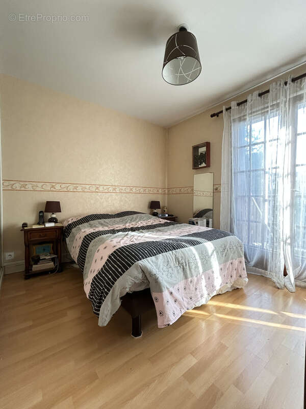 Appartement à BURES-SUR-YVETTE