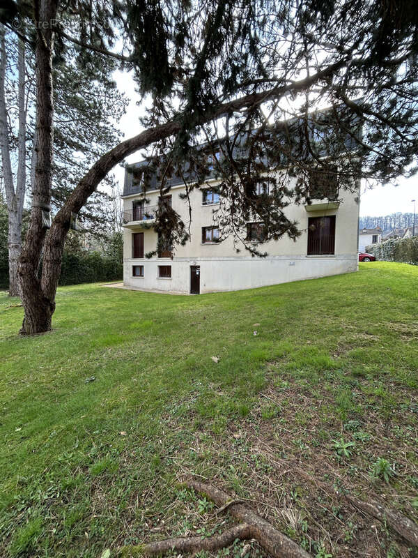 Appartement à BURES-SUR-YVETTE