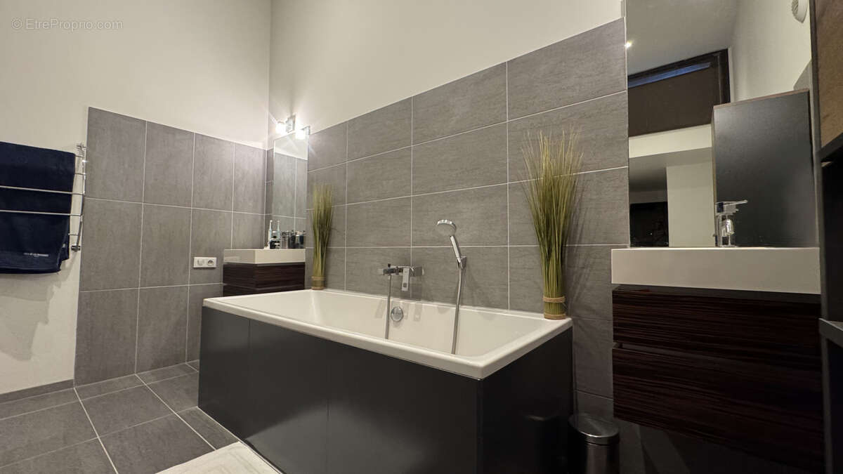 Appartement à AIX-LES-BAINS