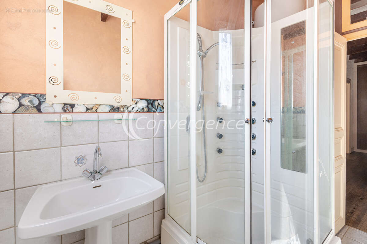 Maison à SAINT-JUNIEN