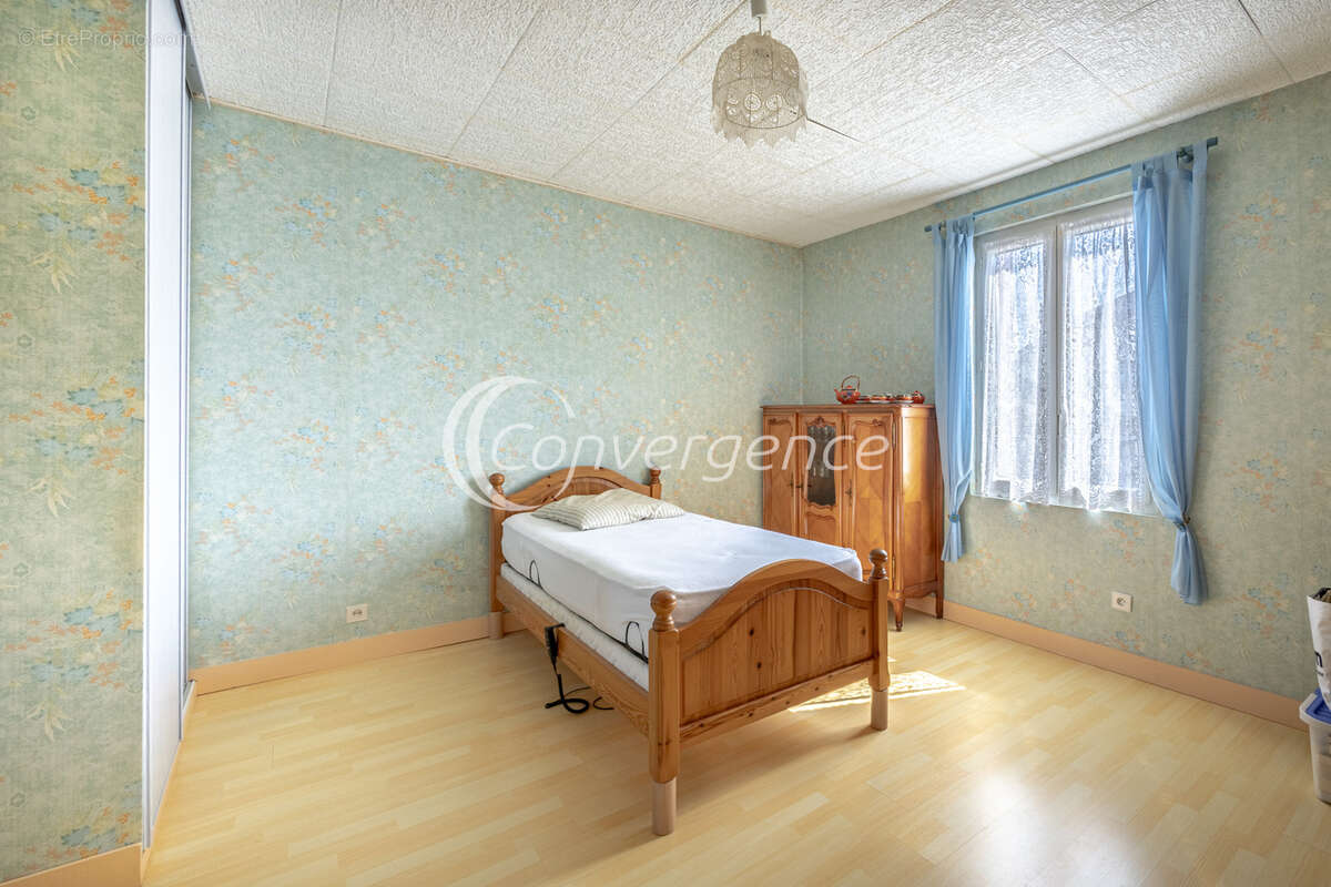 Maison à SAINT-JUNIEN