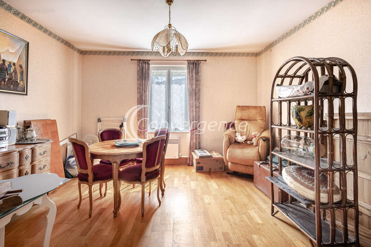 Maison à SAINT-JUNIEN