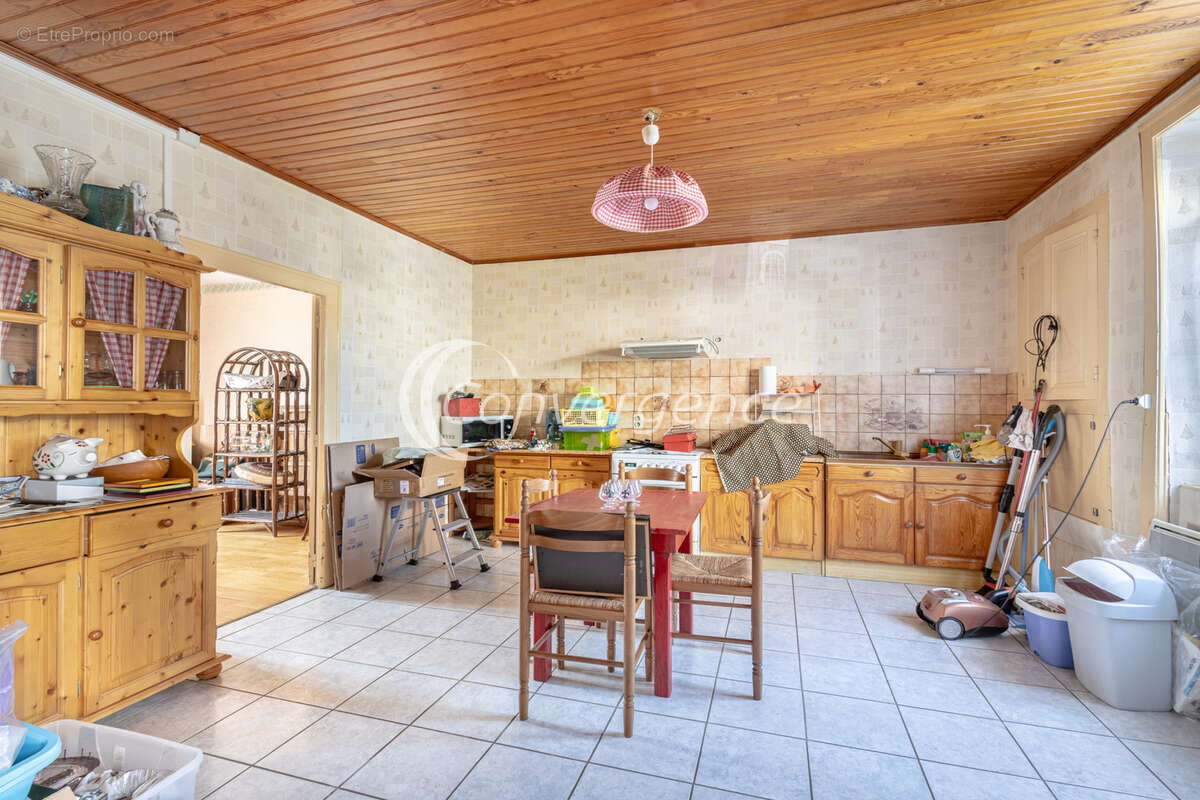 Maison à SAINT-JUNIEN