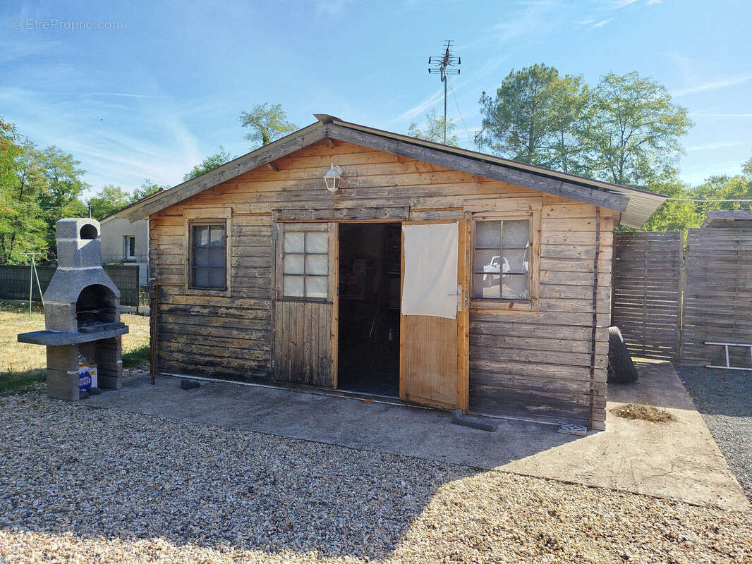 Terrain à MENESPLET