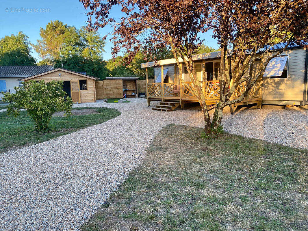 Terrain à MENESPLET