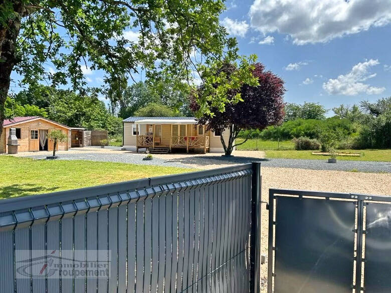 Terrain à MENESPLET