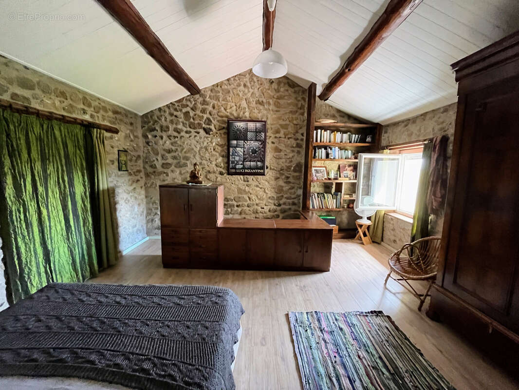 Maison à ROZIER-COTES-D&#039;AUREC