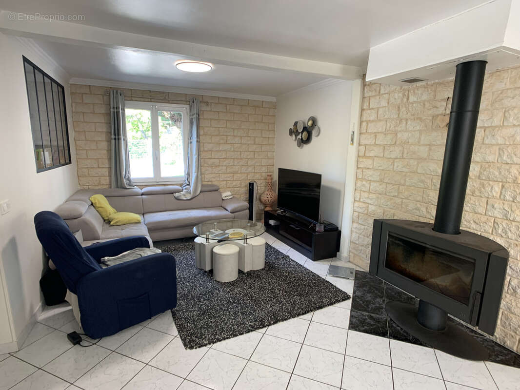 Maison à CHAUCONIN-NEUFMONTIERS