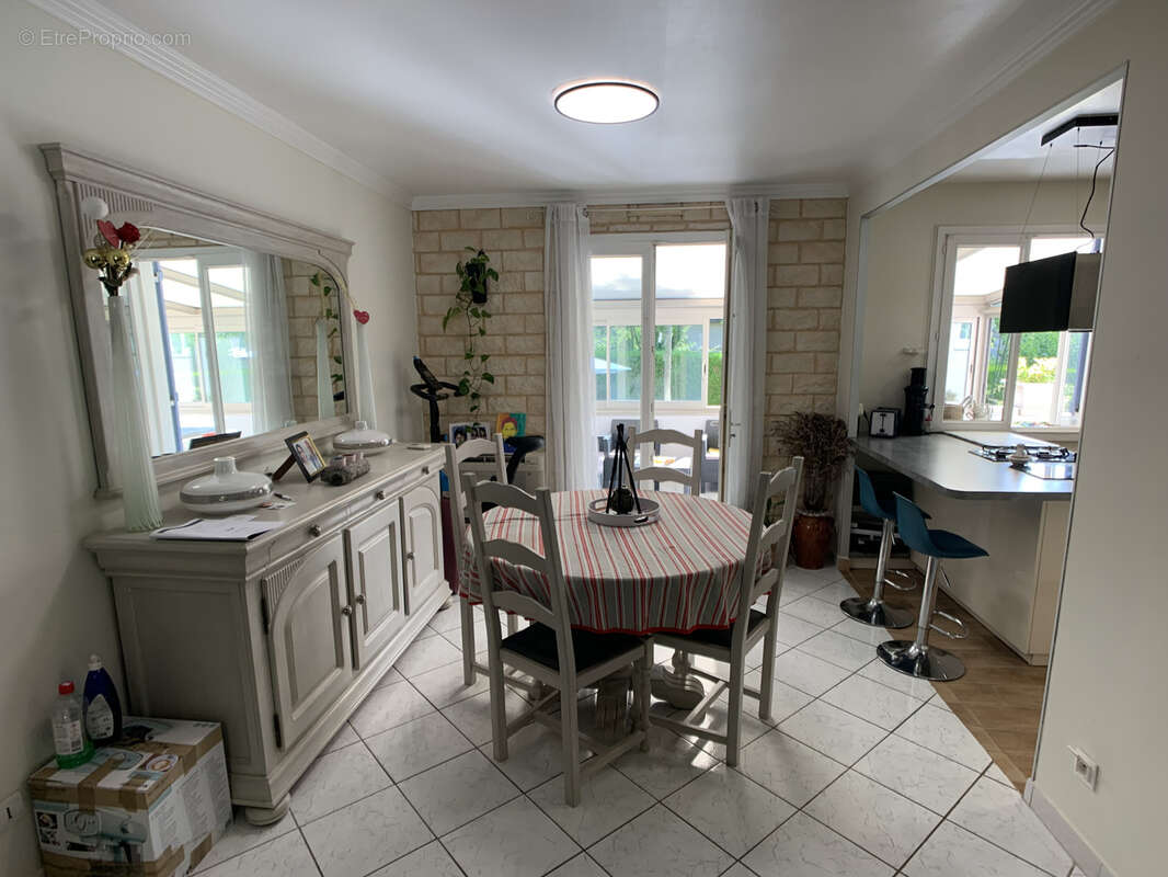 Maison à CHAUCONIN-NEUFMONTIERS