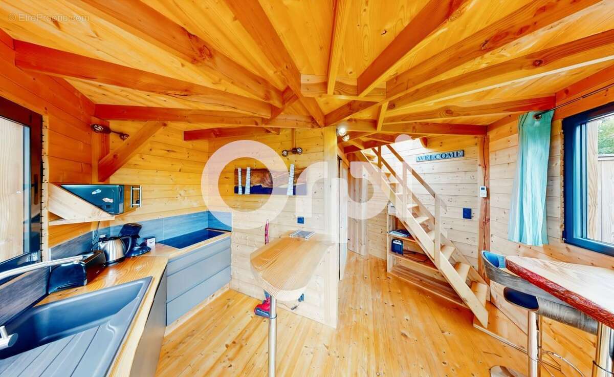 Maison à SAINT-ALBAN-AURIOLLES