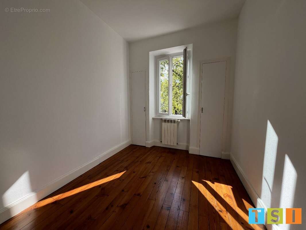 Maison à VILLENEUVE-DE-RIVIERE