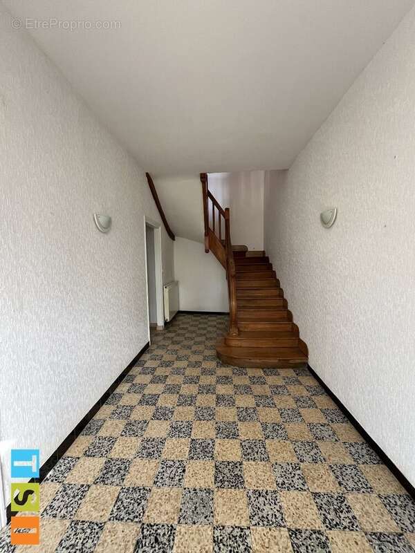 Maison à VILLENEUVE-DE-RIVIERE