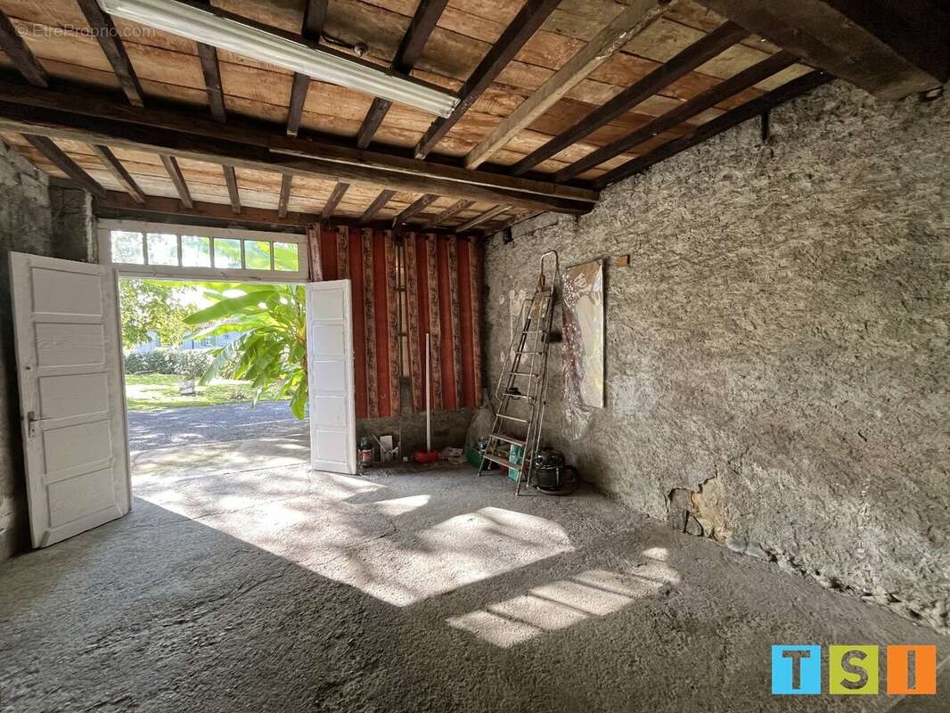 Maison à VILLENEUVE-DE-RIVIERE