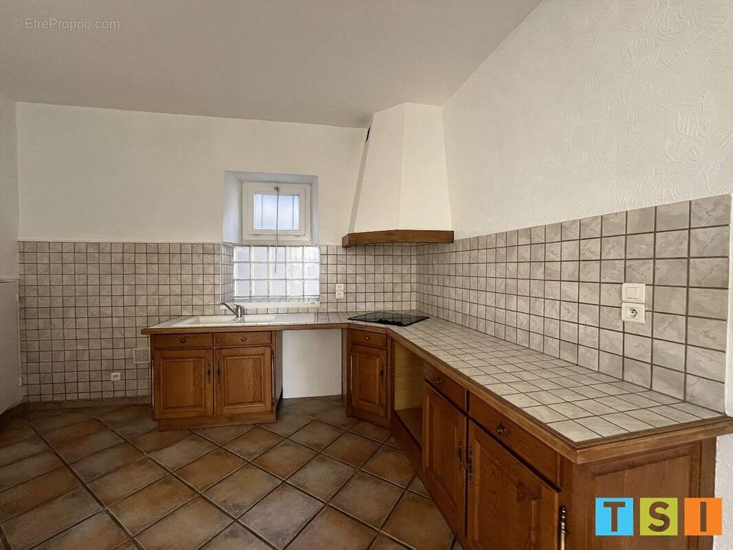 Maison à VILLENEUVE-DE-RIVIERE