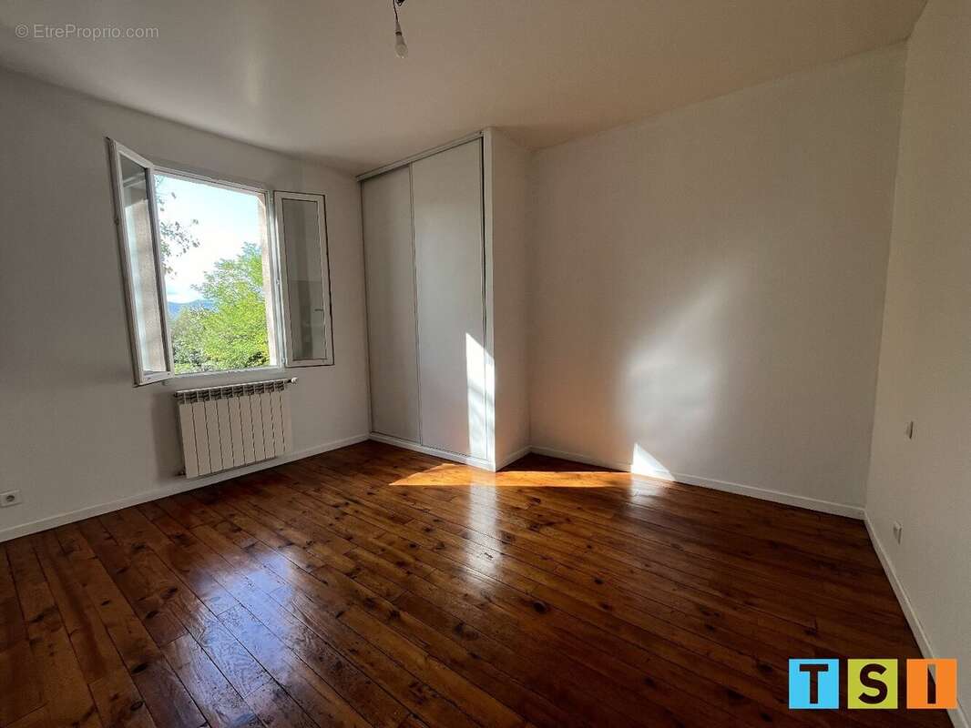 Maison à VILLENEUVE-DE-RIVIERE