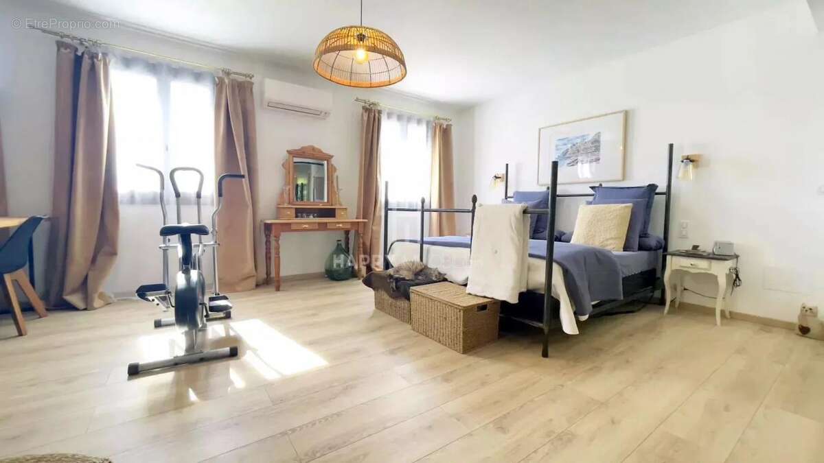 Maison à FONTVIEILLE