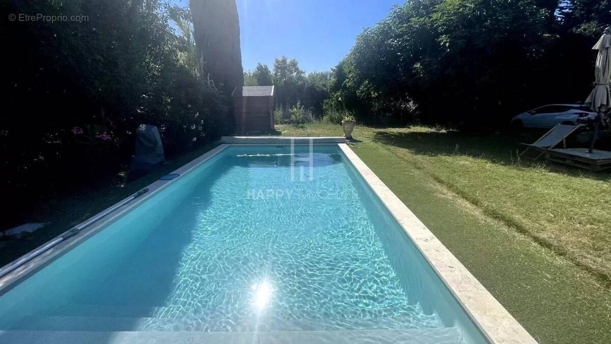 Maison à FONTVIEILLE