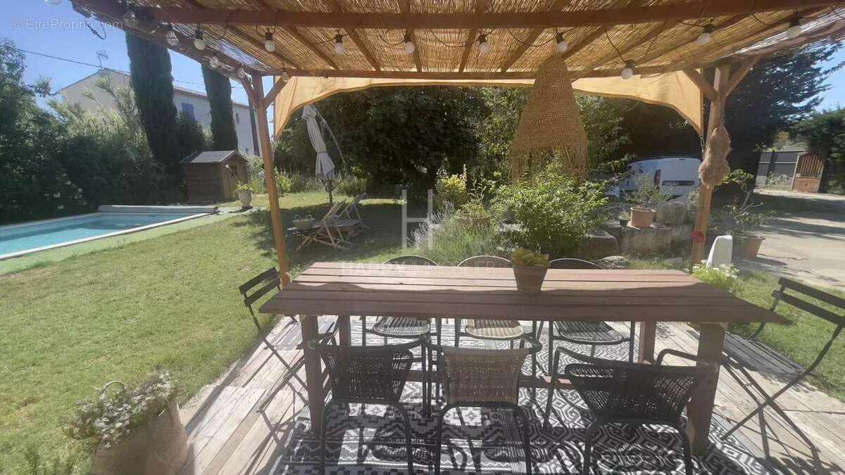 Maison à FONTVIEILLE