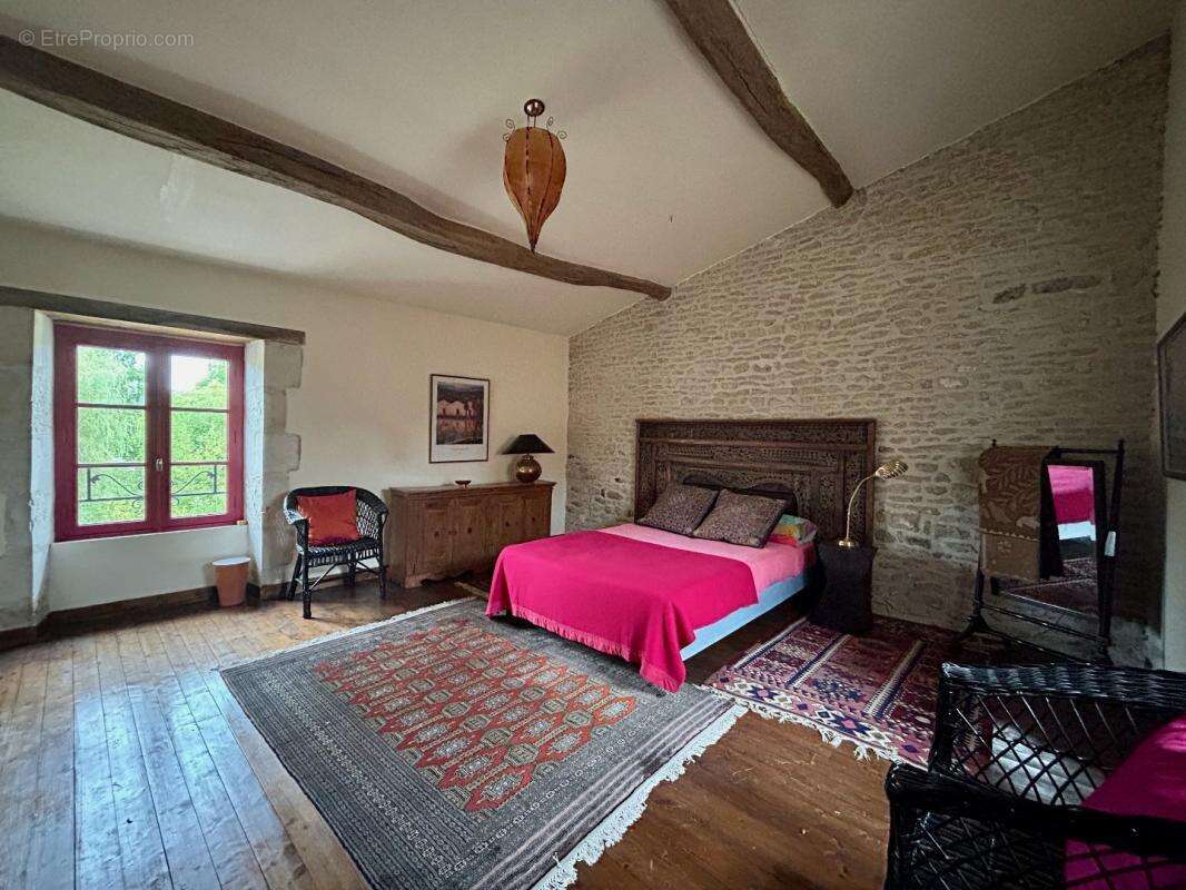 Maison à LA MOTHE-SAINT-HERAY