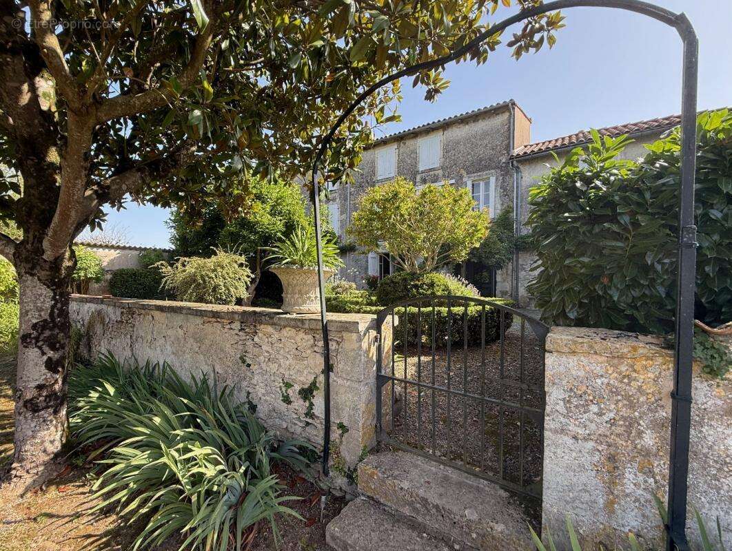 Maison à LA MOTHE-SAINT-HERAY