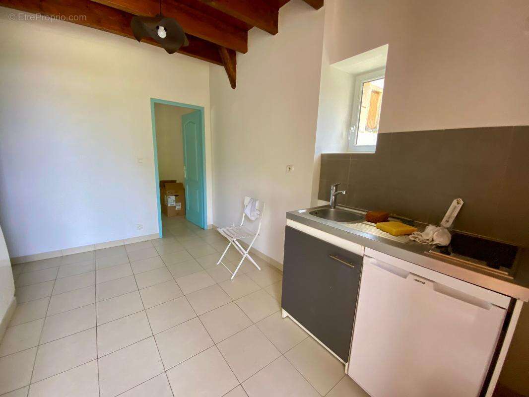 Maison à SAINT-CHAMASSY