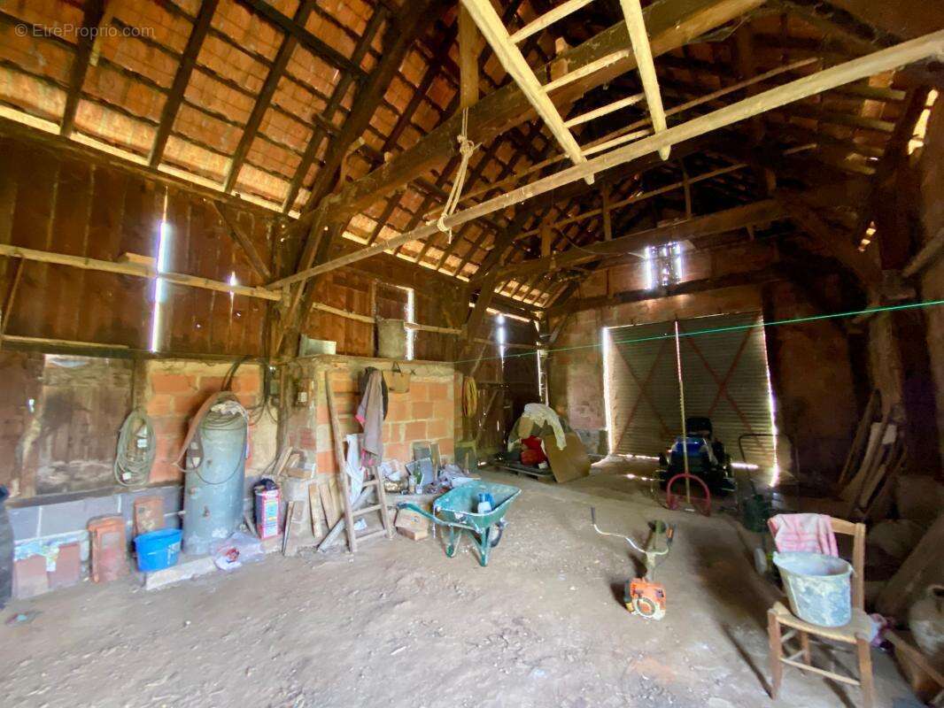 Maison à SAINT-CHAMASSY