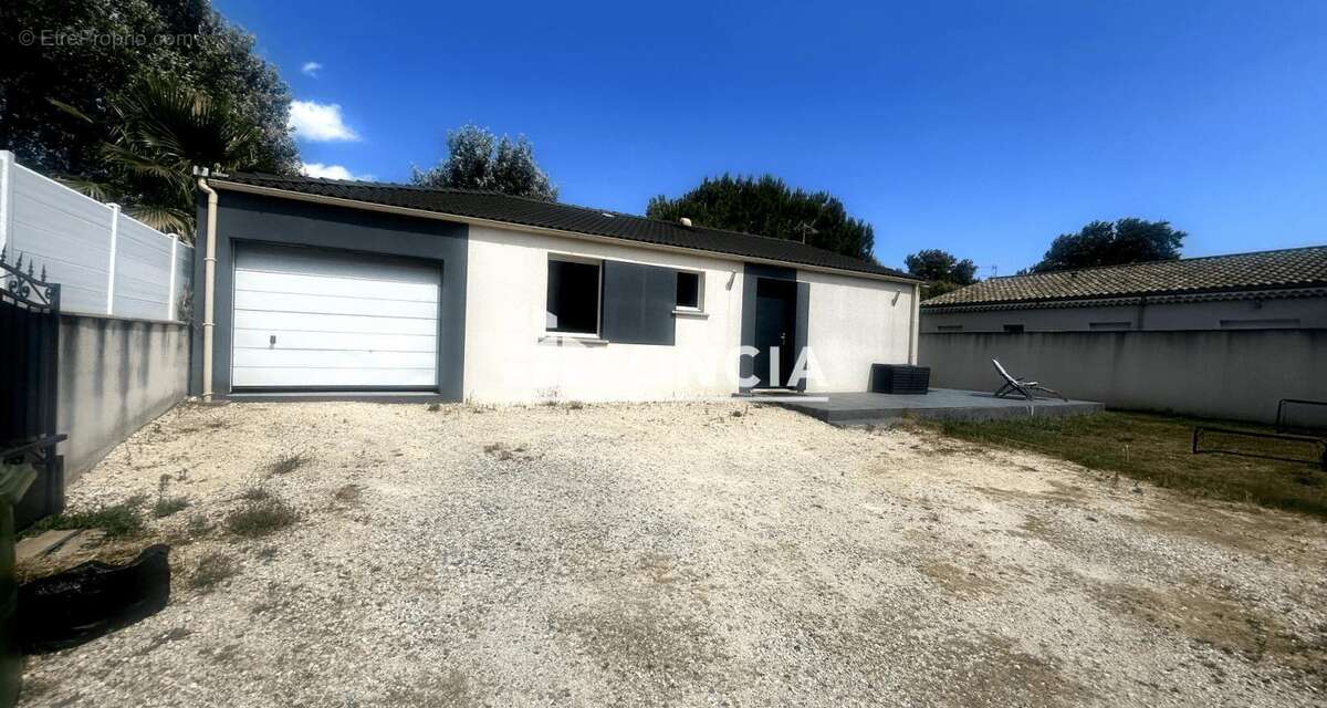 Maison à MONTELIMAR