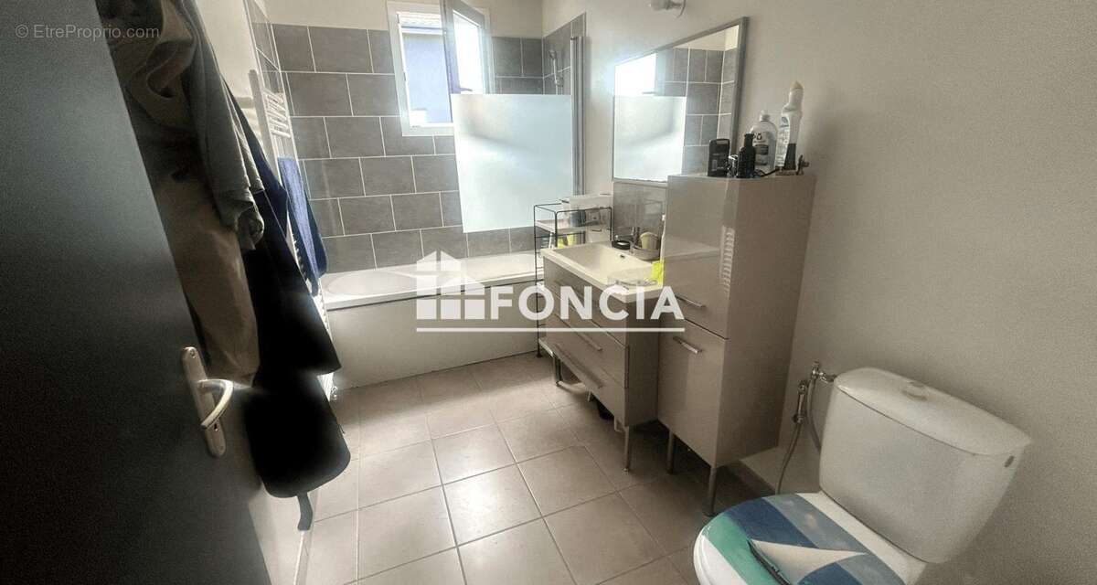 Maison à MONTELIMAR