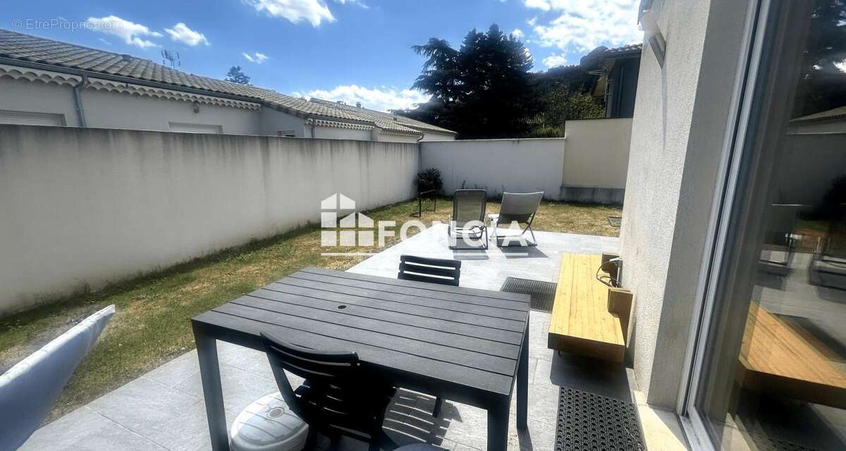 Maison à MONTELIMAR