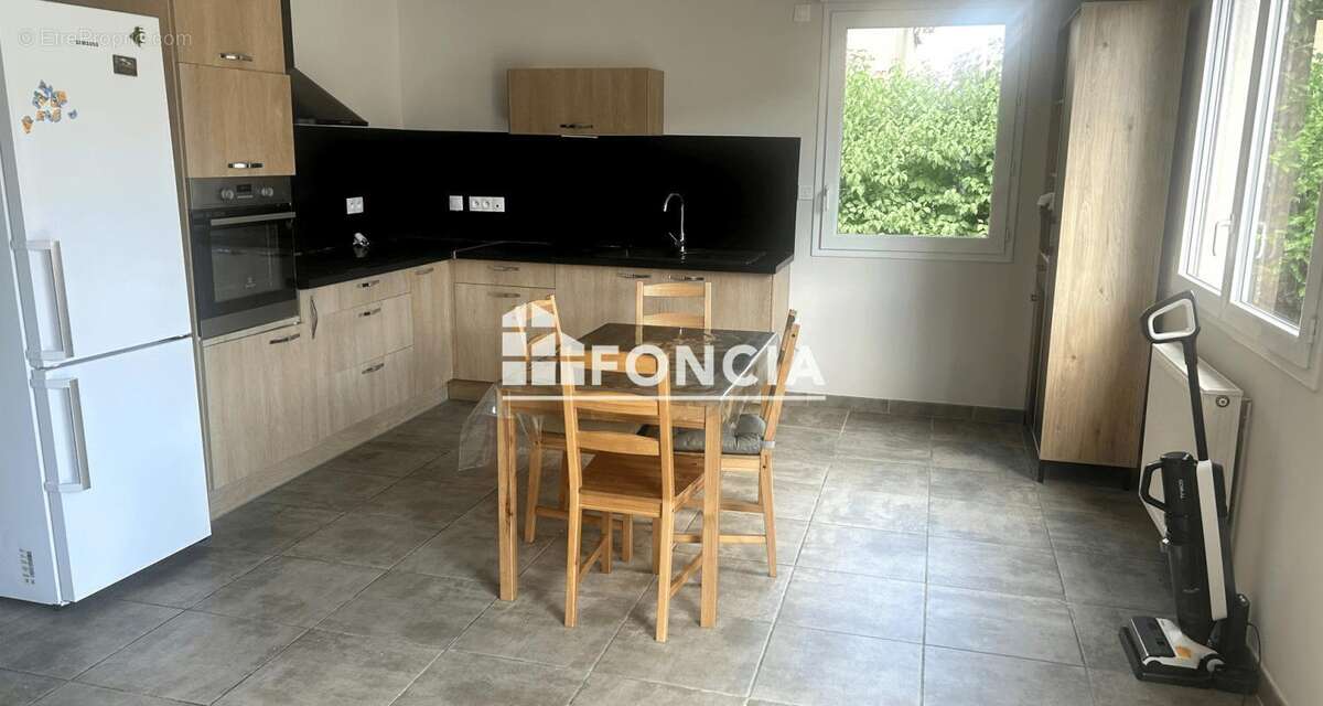 Maison à MONTELIMAR