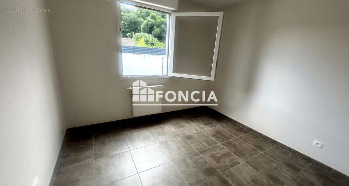 Maison à MONTELIMAR