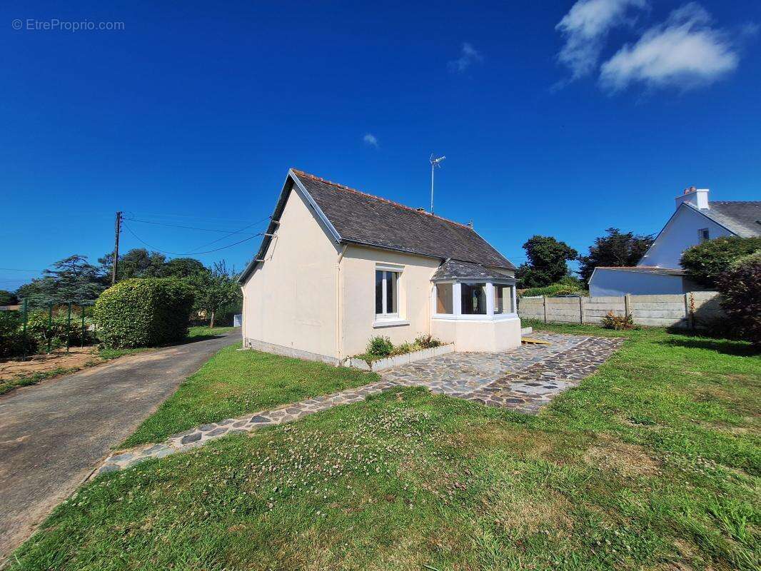 Maison à LOCQUIREC