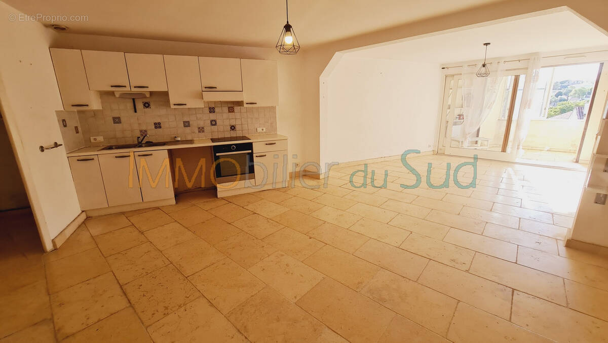 Appartement à LEZAN