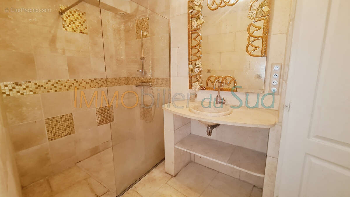 Appartement à LEZAN