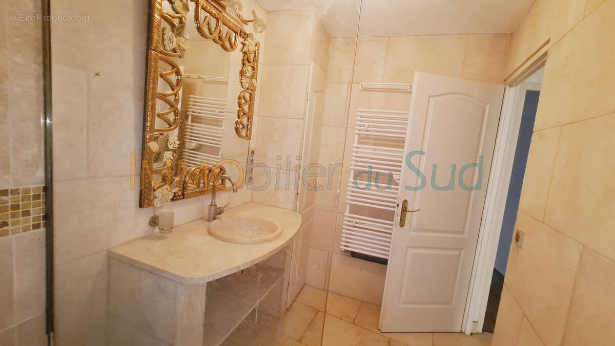 Appartement à LEZAN