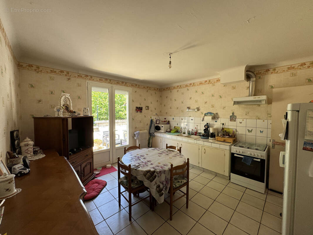 Appartement à BARBEZIEUX-SAINT-HILAIRE
