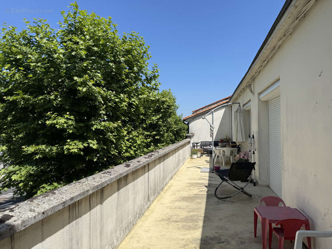 Appartement à BARBEZIEUX-SAINT-HILAIRE