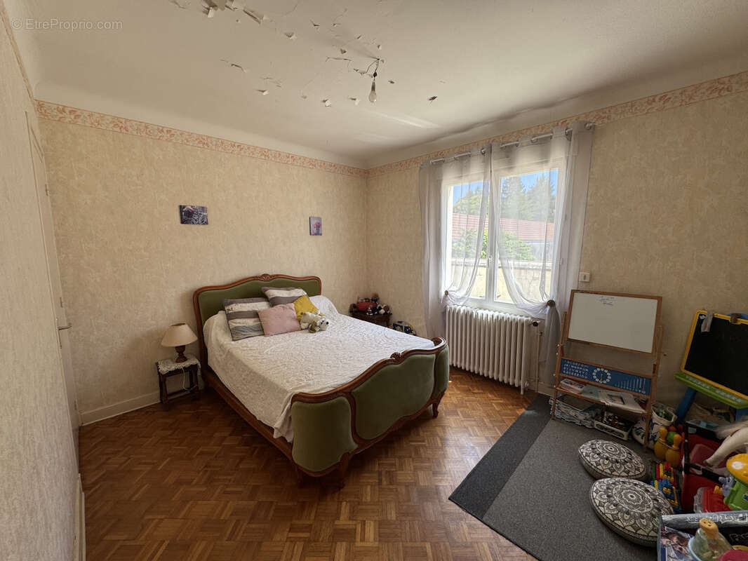 Appartement à BARBEZIEUX-SAINT-HILAIRE