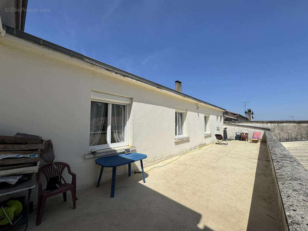 Appartement à BARBEZIEUX-SAINT-HILAIRE