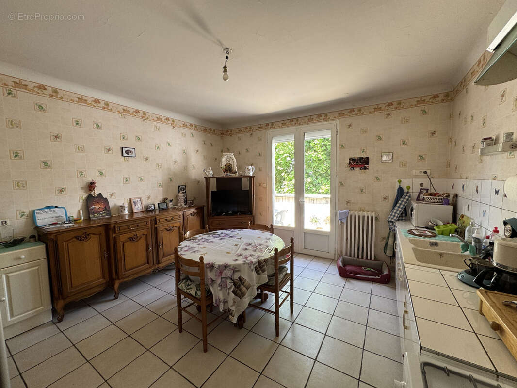Appartement à BARBEZIEUX-SAINT-HILAIRE