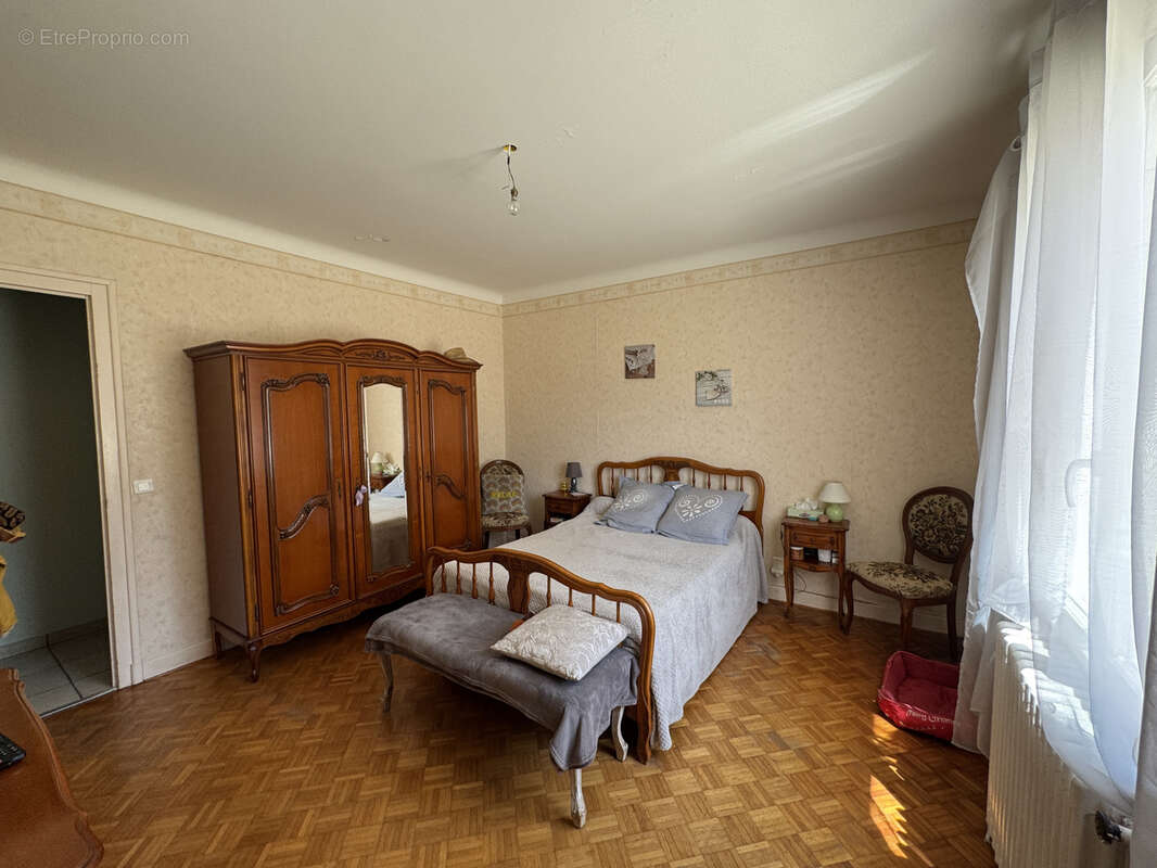 Appartement à BARBEZIEUX-SAINT-HILAIRE
