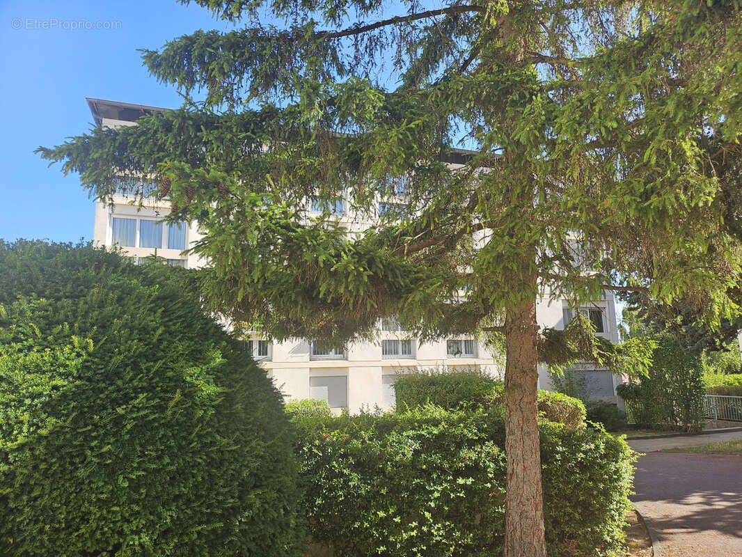 Appartement à MAREIL-MARLY