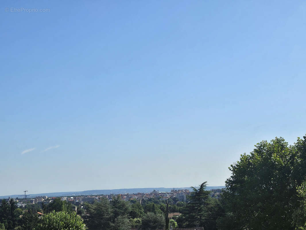 Appartement à MAREIL-MARLY