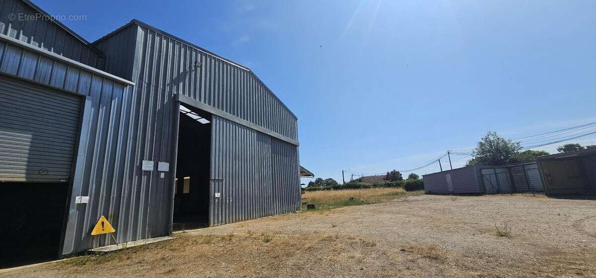 Commerce à LE PECHEREAU