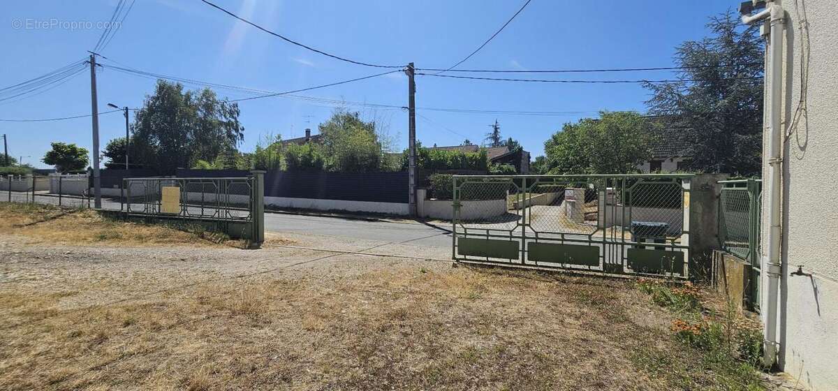 Commerce à LE PECHEREAU