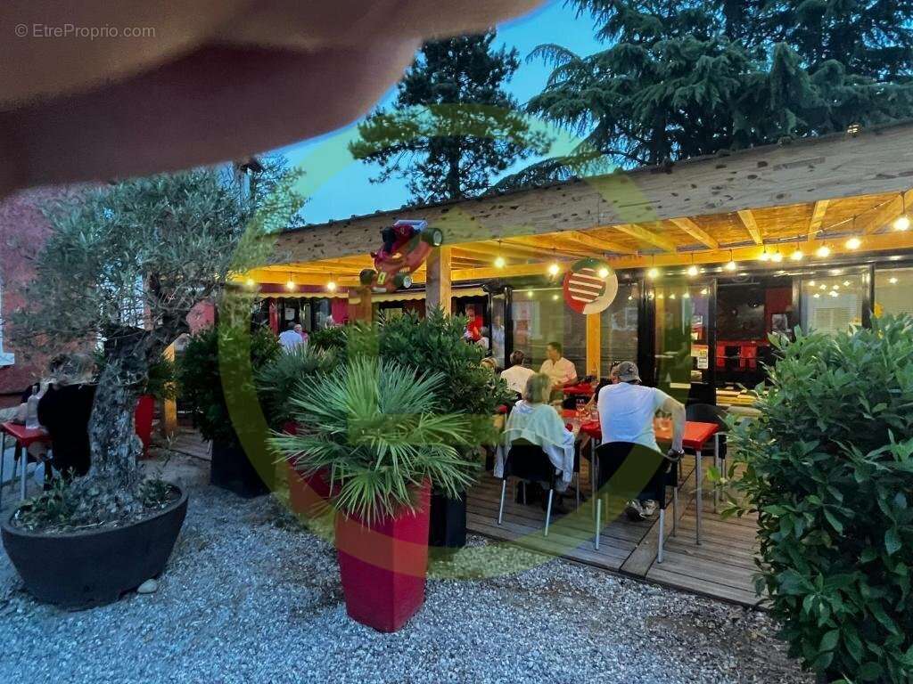 Commerce à PONT-DE-CHERUY