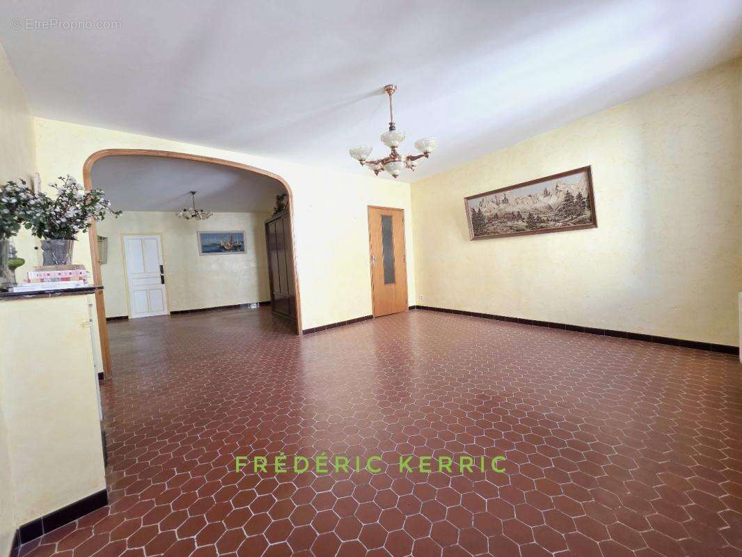 Appartement à LE LUC