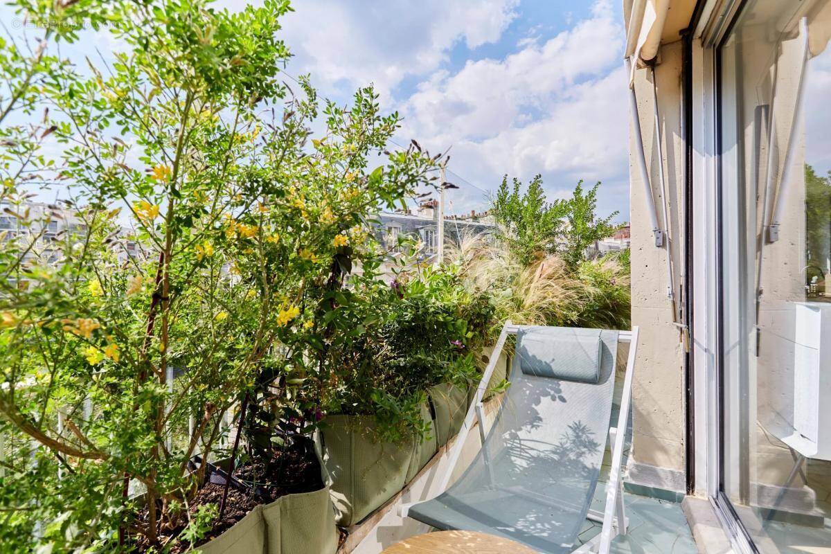 Appartement à PARIS-16E