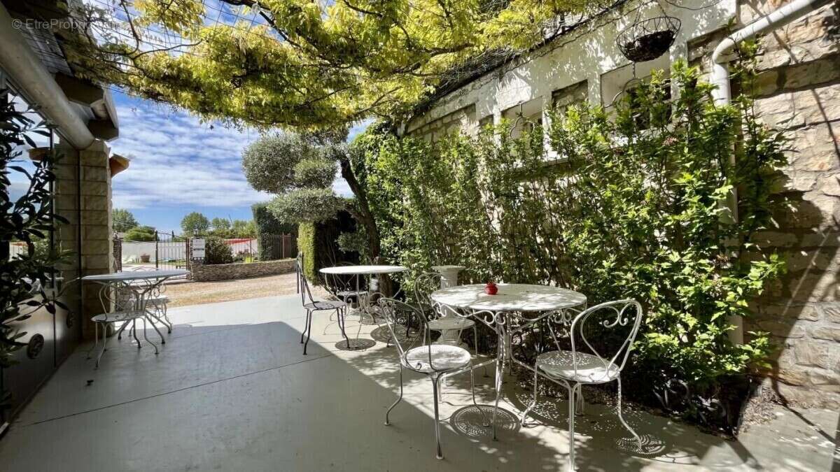 Maison à SAUMANE-DE-VAUCLUSE