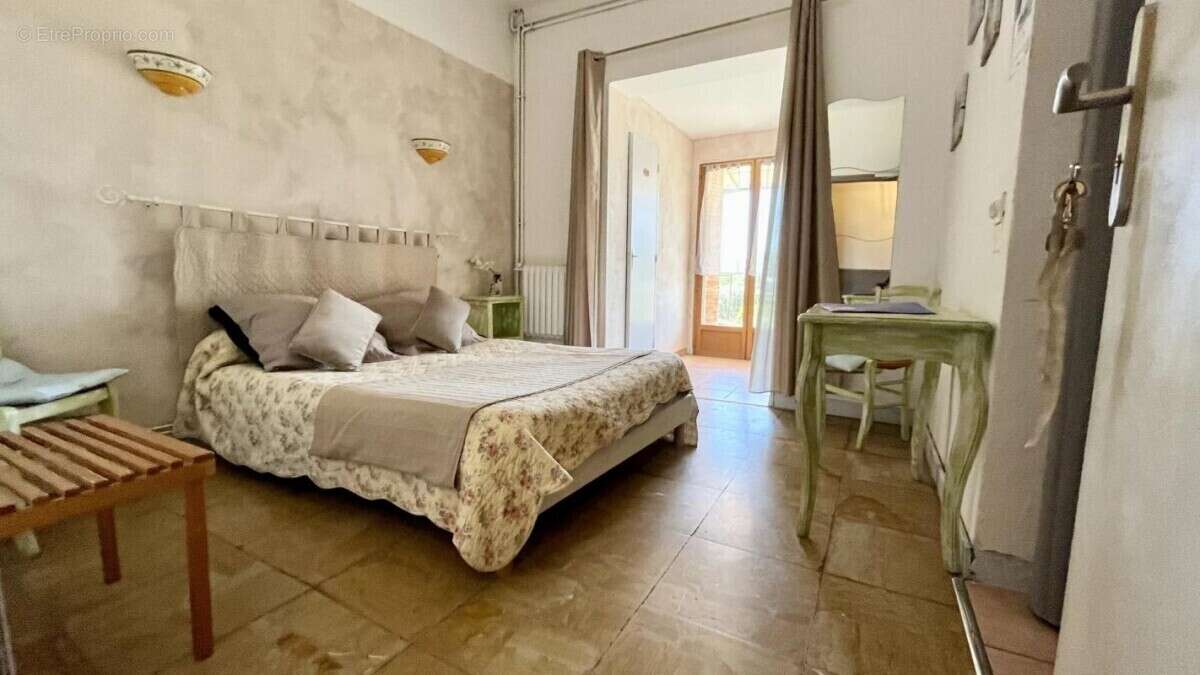 Maison à SAUMANE-DE-VAUCLUSE